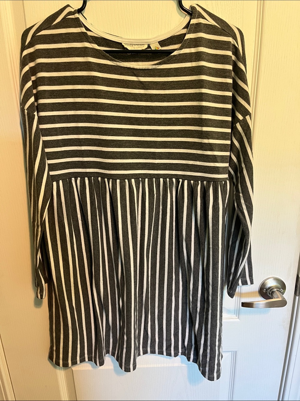grey and White Striped Long-Sleeve Casual Tunic Dress